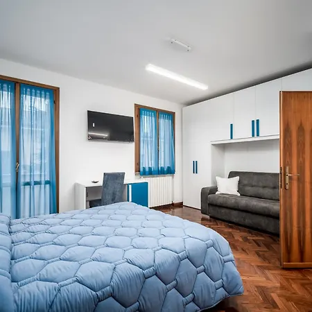 J-guest House Pensión