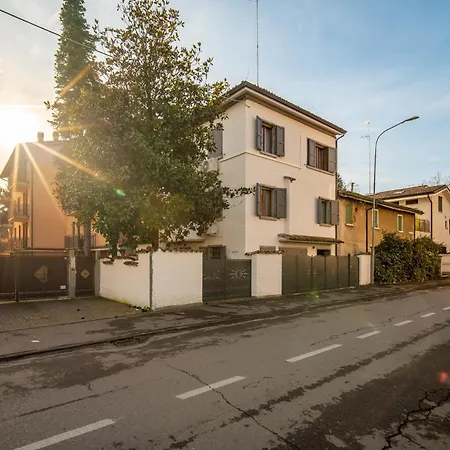 Pensión J-guest House Reggio Emilia
