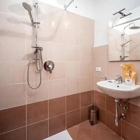 J-guest House Reggio Emilia