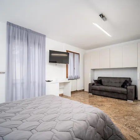 Konukevi J-guest House