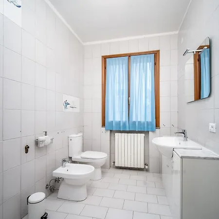 J-guest House 3* Reggio Emilia