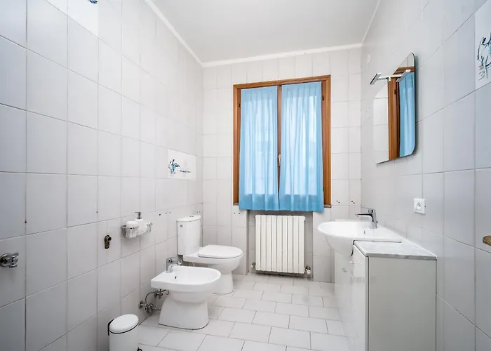 J-guest House 3* Reggio nell'Emilia